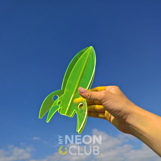 تمثال أكريليك نيون - صاروخ