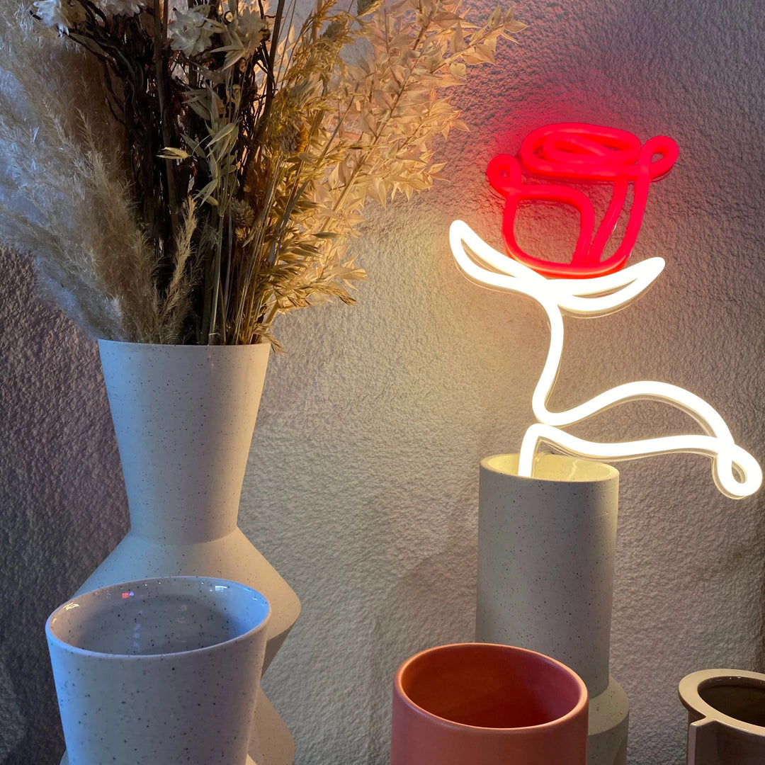 Rose Néon Personnalisé | Enseigne LED Au Maroc – MyNeonClub